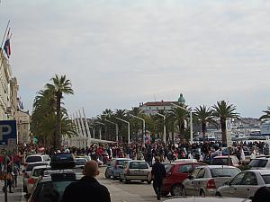 Heading to the Riva on the Saturday before the start of lent, the Riva was packed. It seems that lots of families were celebrating with their children, who were all dressed up for carnival.