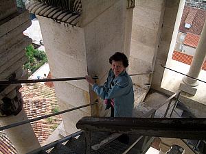 This photo doesn't show it, but this aluminum staircase was a bit rickety, and VERY wide open. It seemed too easy to slip out!