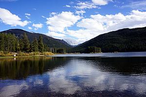 This is the beginning of our longest hike - a 4+ mile circuit around Monarch Lake.