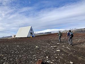 This was a shelter/hut (Baldvinsskli hut) available with camping mats available for hikers who choose to complete the hike in two days; we stopped and ate our packed pb&j/pb&banana sandwiches here